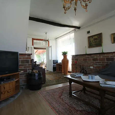 House And Breakfast 3 *